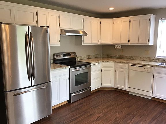 3rd image of 15424 182nd Ave SE #2