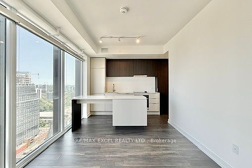 5th image of 89 Church St #3303