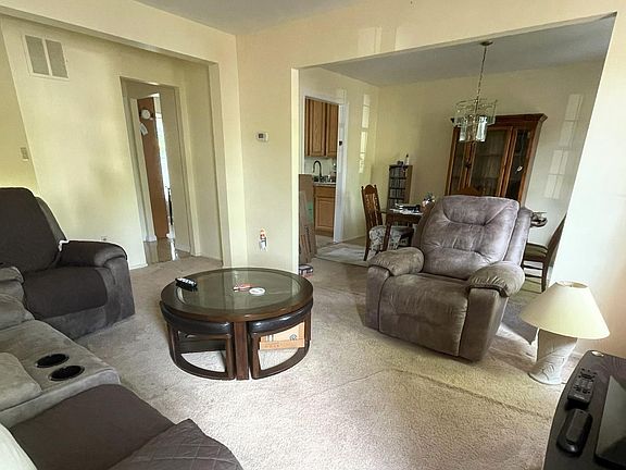 3rd image of 9470 Abingdon Ct