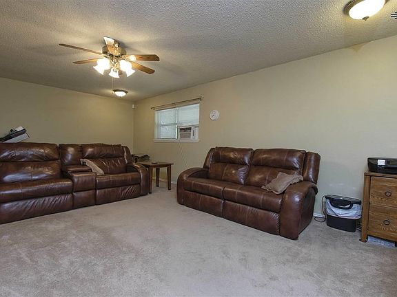 5th image of 1333 W 17th Ln