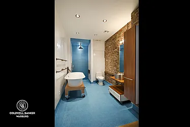 Rented by Coldwell Banker Warburg