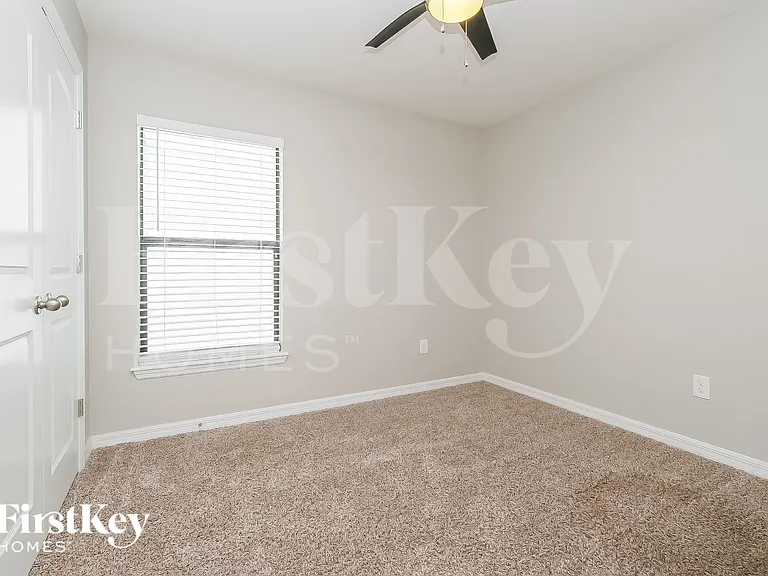 11867 Thicket Wood Dr — Photo 10