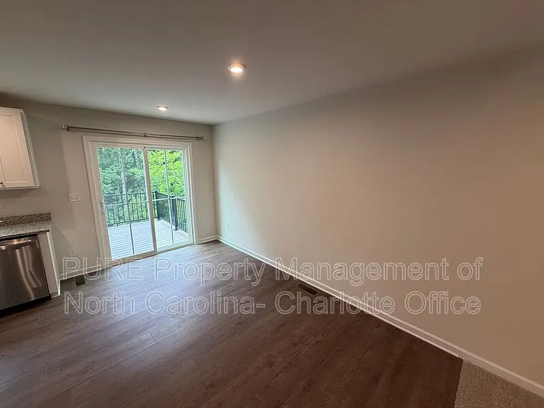 5945 Granbury Dr — Photo 2