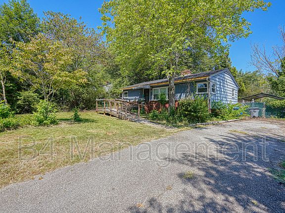3rd image of 111 1st Ave