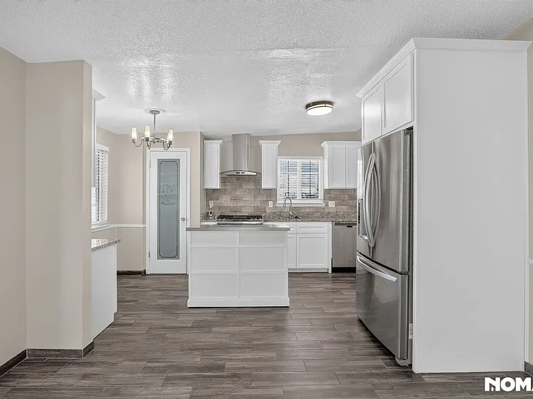 2045 Solano Dr — Photo 9