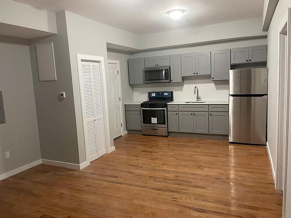 1st image of 125 W Cherry St #2