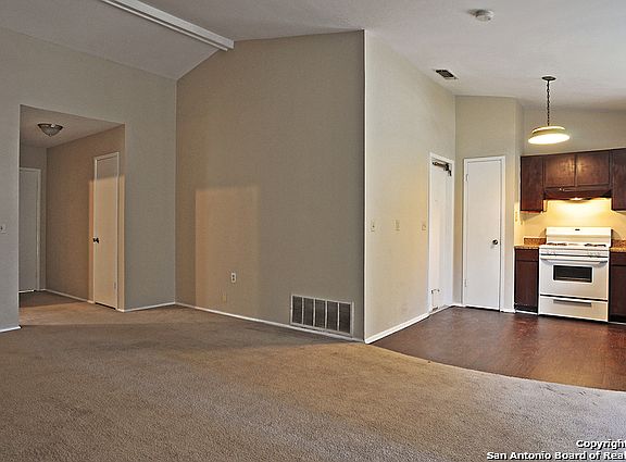 5th image of 12422 Trailing Oaks St