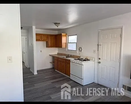 389 Fayette St #1
