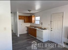 389 Fayette St, Perth Amboy, NJ
