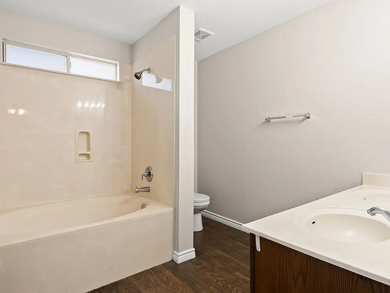 2409 Riley Dr — Photo 13