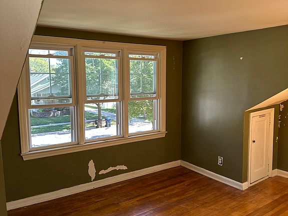 Living Room view to the East