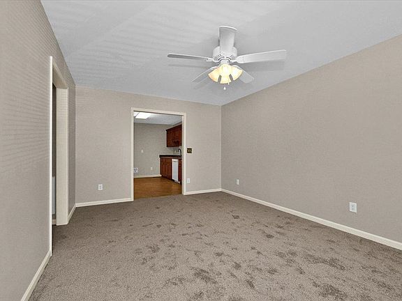 4th image of 604/606 6th Ave SE