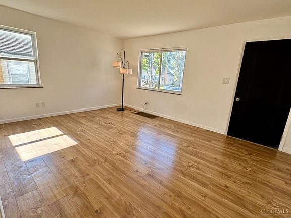 3rd image of 8462 Jackies Dr