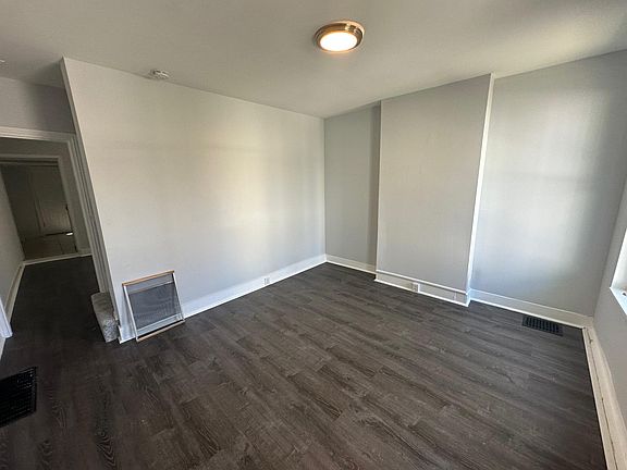 5th image of 22 E Abbottsford Ave