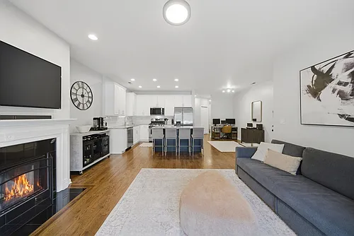 1623 W Grand Ave #1E Photo 1 1623 W Grand Ave #1E Photo 1