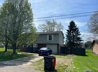 569 Essex Downs Rd, Newark, OH 43055