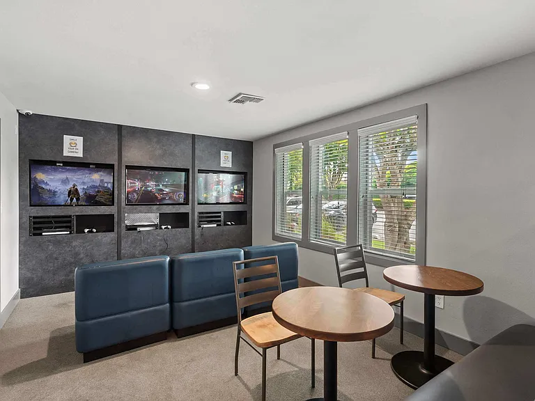 Northpoint Apartments — Photo 33