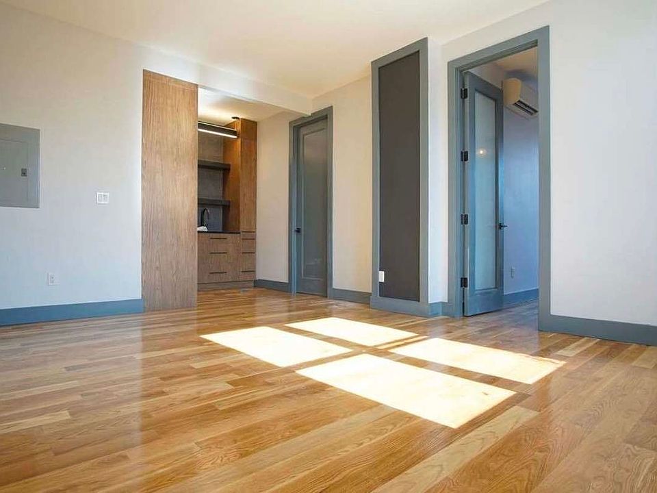 1st image of 378 Bedford Ave #3L