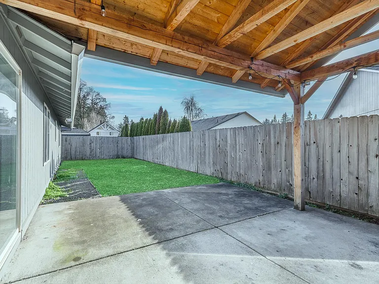 8400 NE 157th Ave — Photo 33