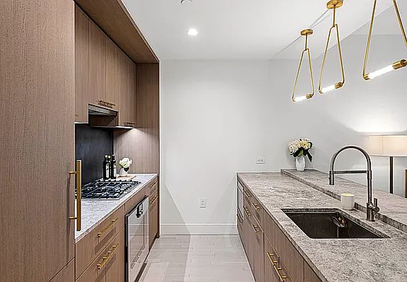 3rd image of 91 Leonard St APT 4A