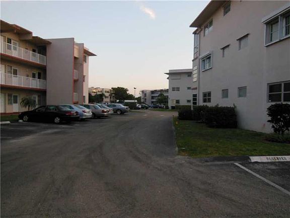 2nd image of 2300 Park Ln APT 202