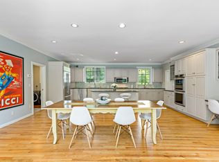 2 Sundale Pl, Scarsdale, NY 10583