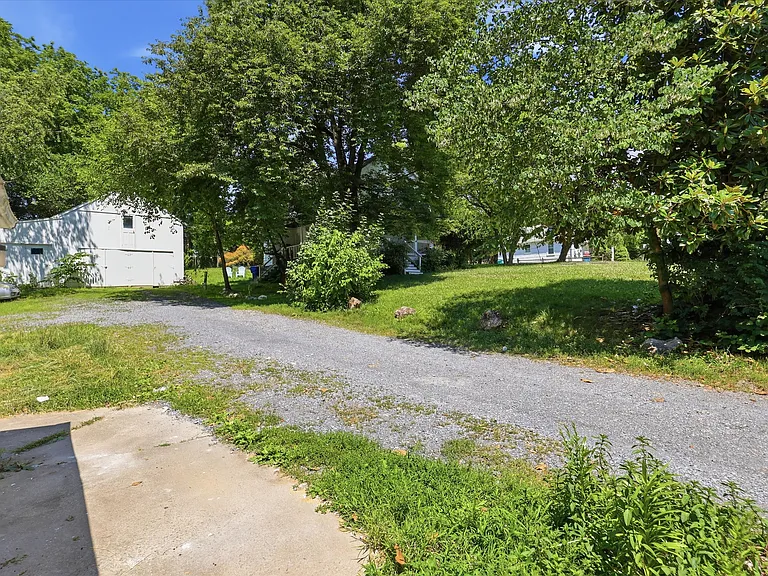 1072 Rocky Springs Rd — Photo 50