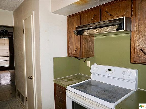 3rd image of 1113 Houston St