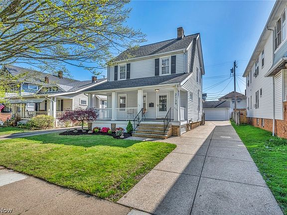 2nd image of 2139 Wascana Ave