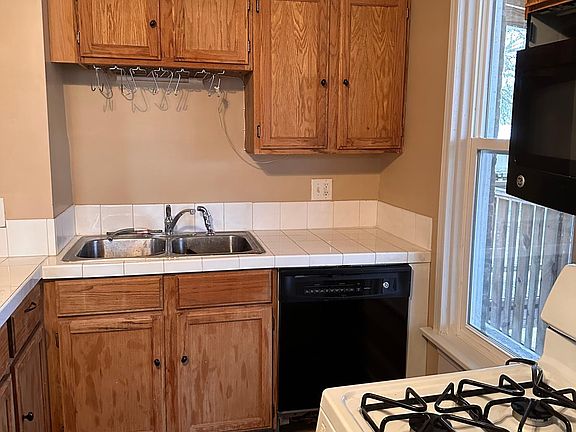 3rd image of 426 S 1st St #1