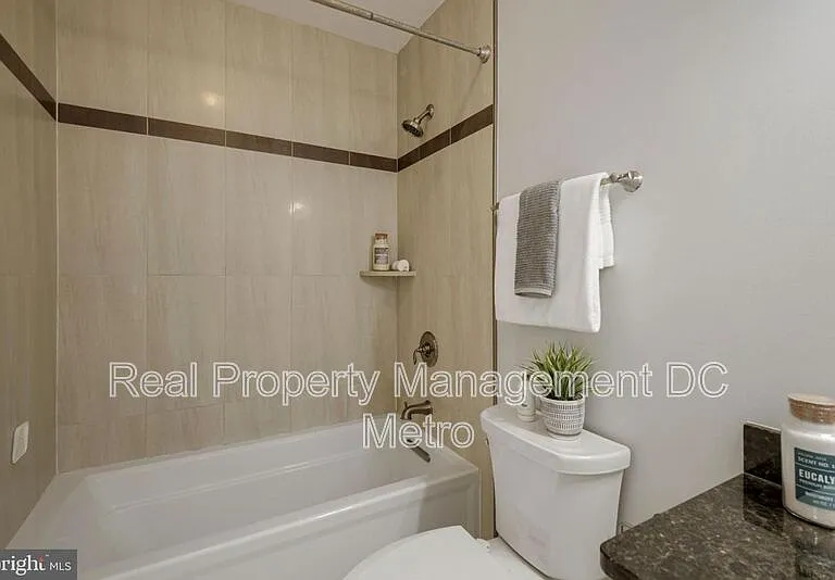 3925 Fulton St NW #2 — Photo 24