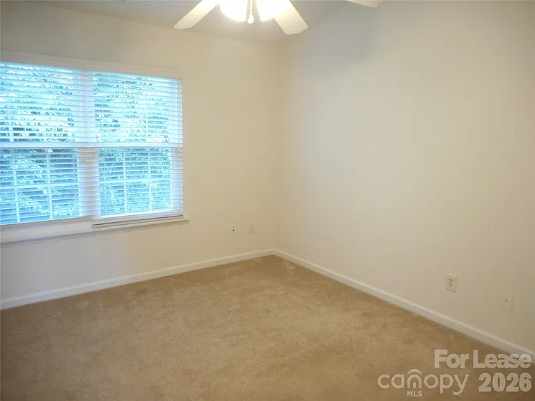 322 Deep Water Ln — Photo 18