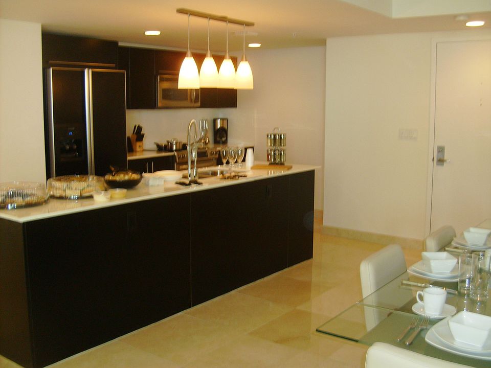 1st image of 665 NE 25th St APT 901