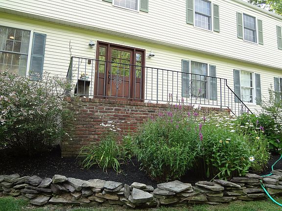 3rd image of 15 Oakhurst Dr