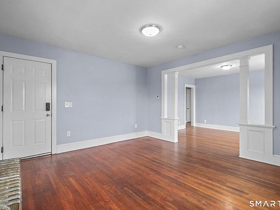 4th image of 52 Jacobs St