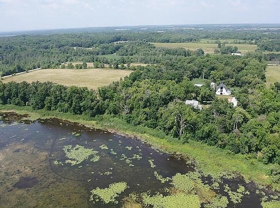 4th image of 40328 Long Lake Rd