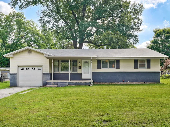 1954 S Newton Avenue, Springfield, MO 65807