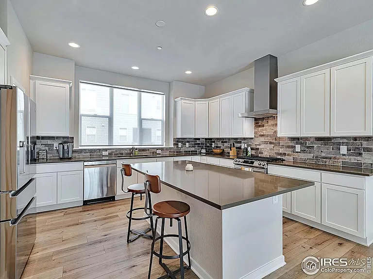 526 Meridian Ln — Photo 22