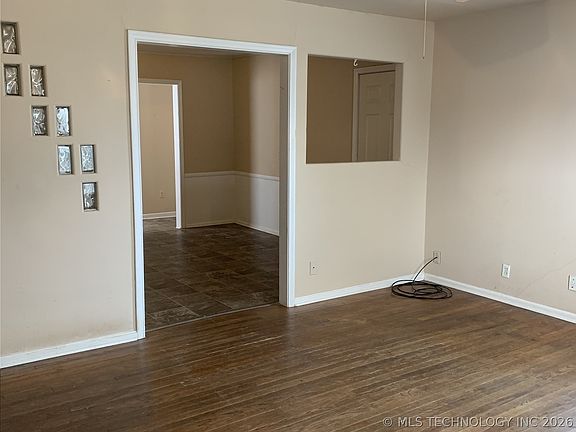 4th image of 220 S 70th East Ave