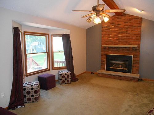 3rd image of 399 Greengage Cir