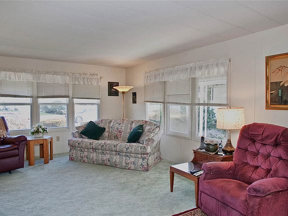 3rd image of 1422 Alonda Ln NE