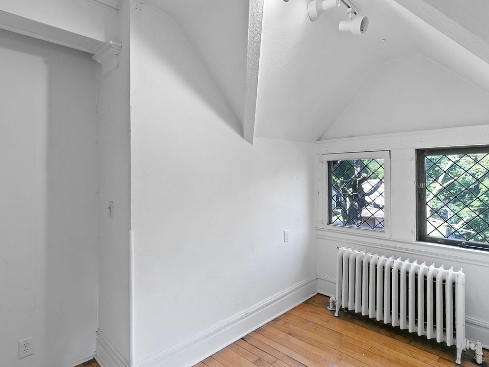 1st image of 429 Douglas Ave #17184239