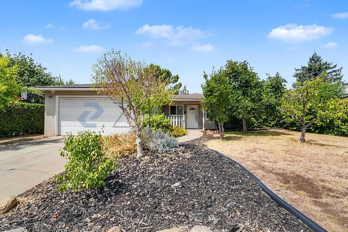 3 bed, 1212 sqft, $2,000 — Photo 4