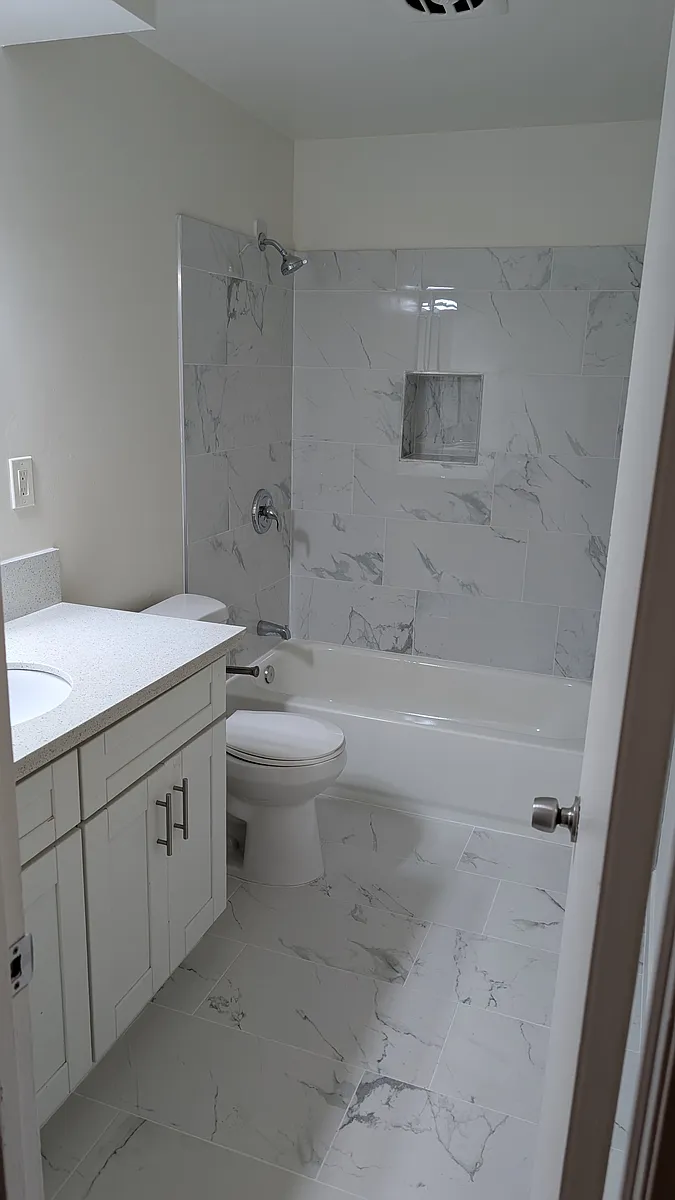 Building Photo - 371 W Lexington Dr #4