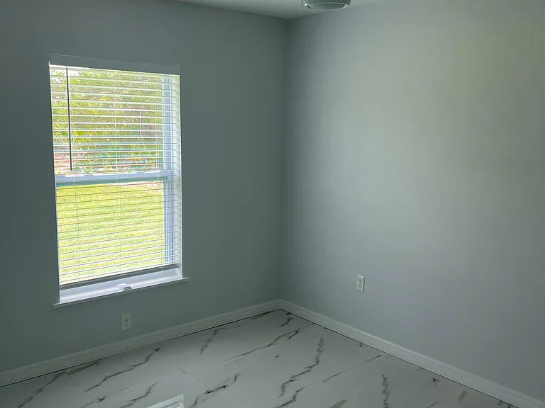 713 Lincoln Rd NE — Photo 15