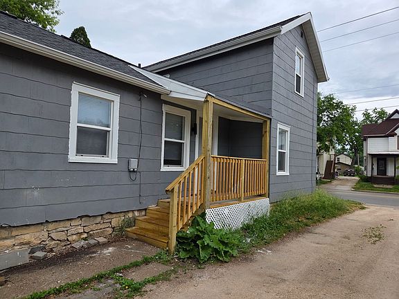 4th image of 220 4th St E #220