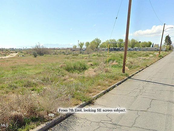 3rd image of E 7th East & Ave #H-8
