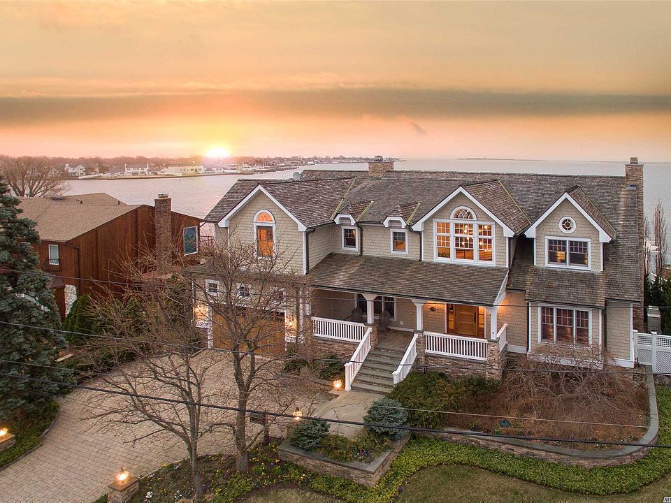 1st image of 220 Harbor Ln