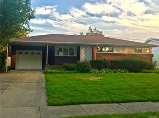 63 Evergreen Dr, Tonawanda, NY 14150