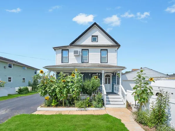 10 Harrison Ave, Hicksville, NY 11801